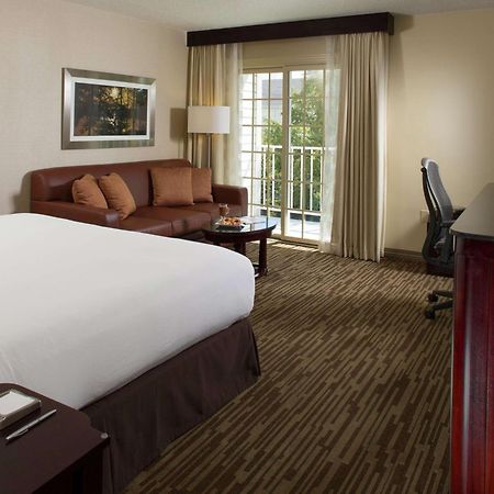 Doubletree By Hilton Raleigh Durham Airport At Research Triangle Park Hotel Exterior foto