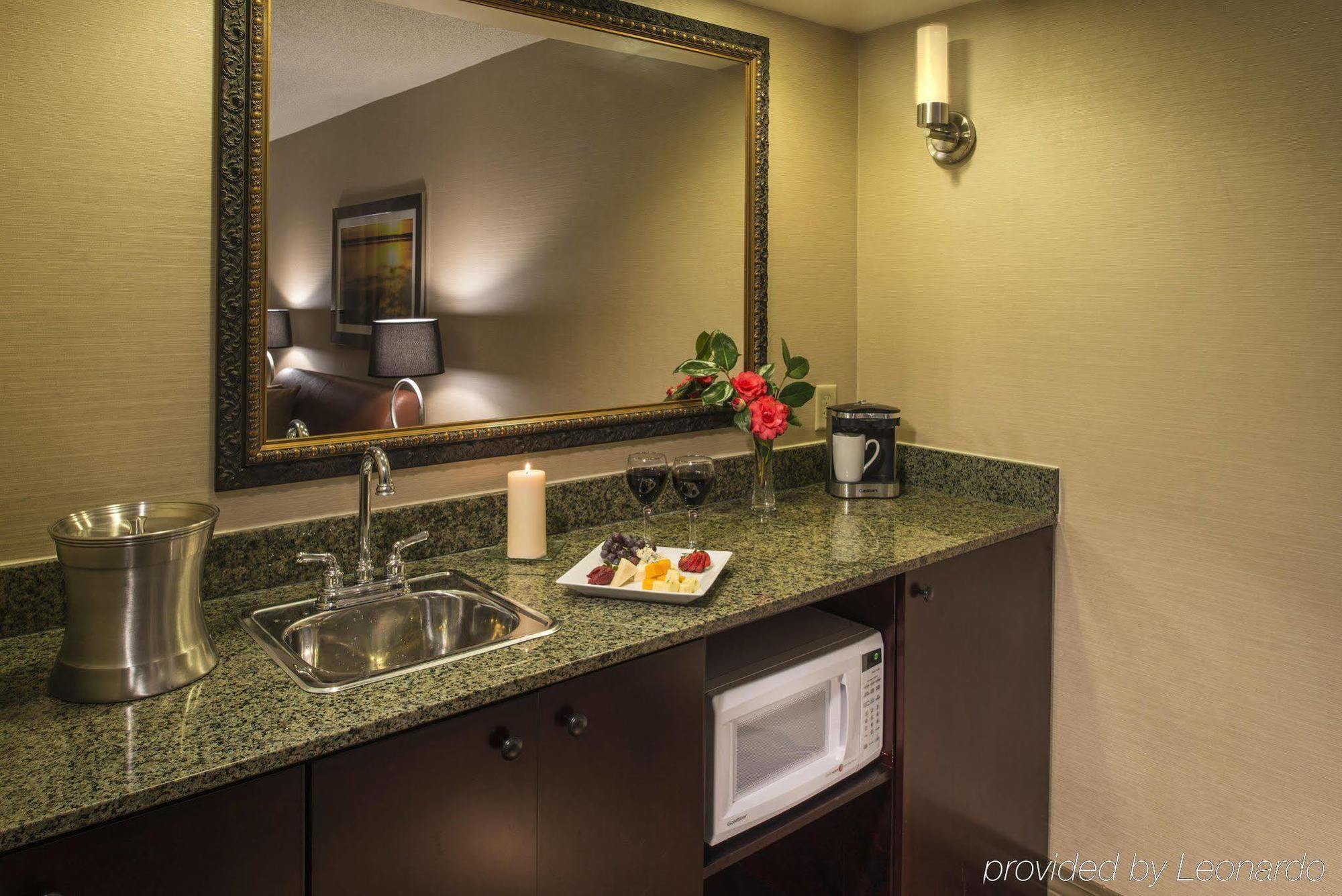 Doubletree By Hilton Raleigh Durham Airport At Research Triangle Park Hotel Exterior foto